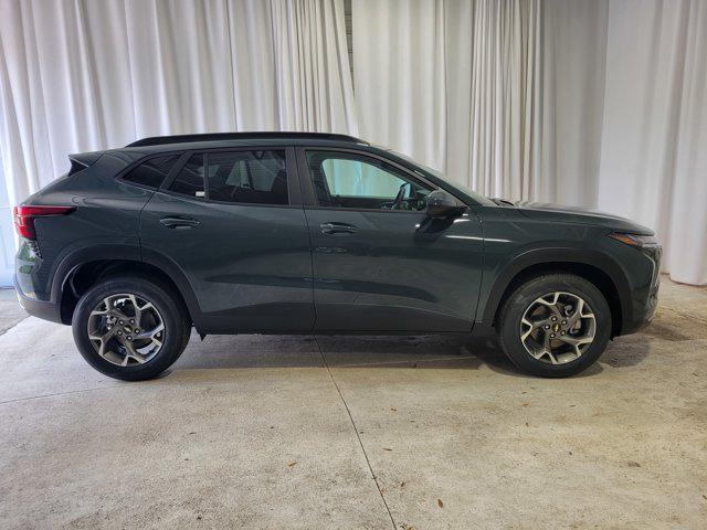 new 2025 Chevrolet Trax car, priced at $25,179
