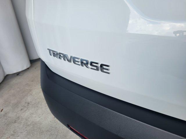 used 2022 Chevrolet Traverse car, priced at $28,368