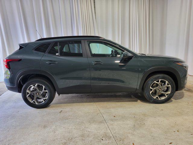 new 2025 Chevrolet Trax car, priced at $25,330