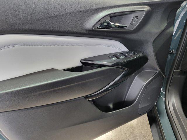 new 2025 Chevrolet Trax car, priced at $25,330