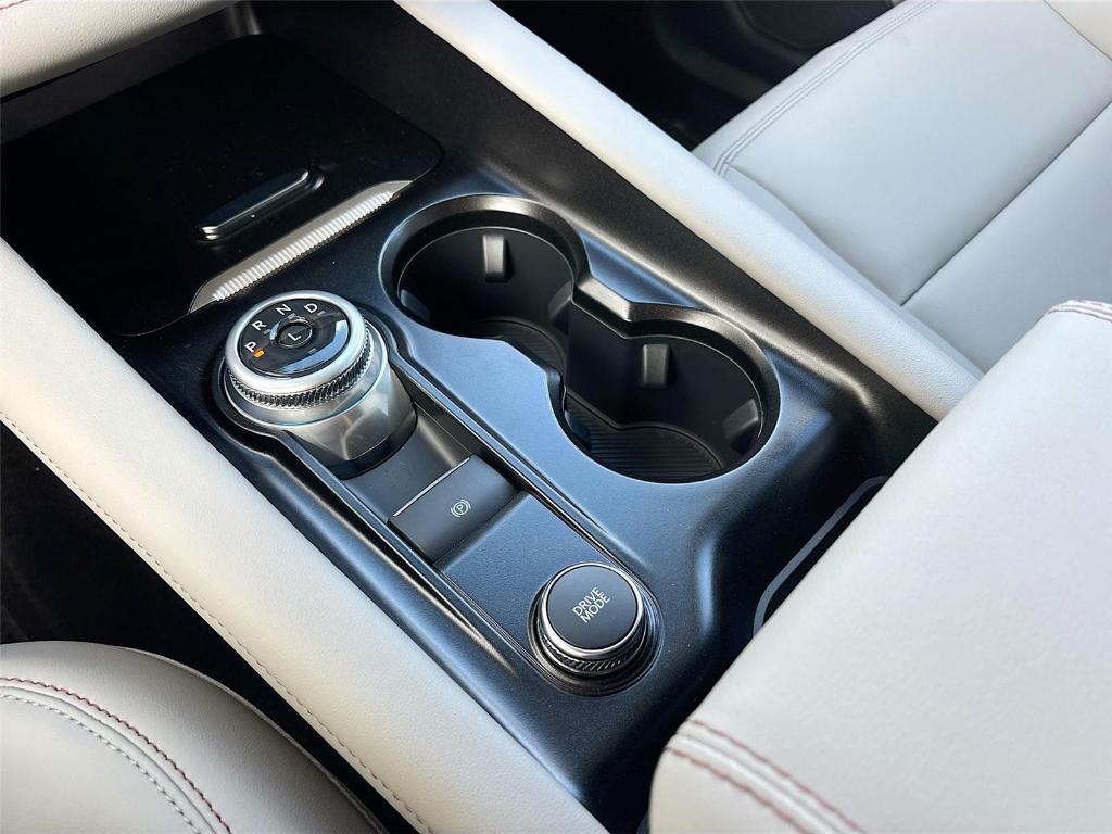 new 2025 Ford Explorer car, priced at $39,887