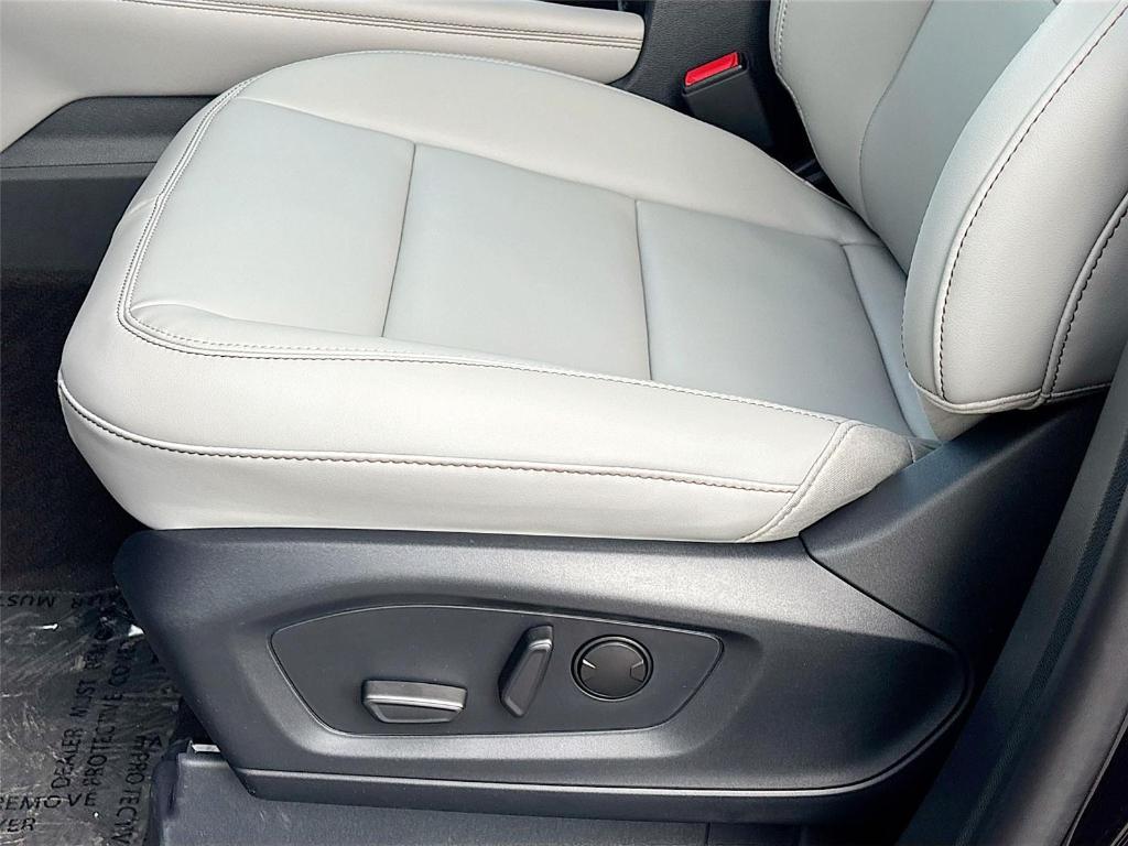 new 2025 Ford Explorer car, priced at $39,887