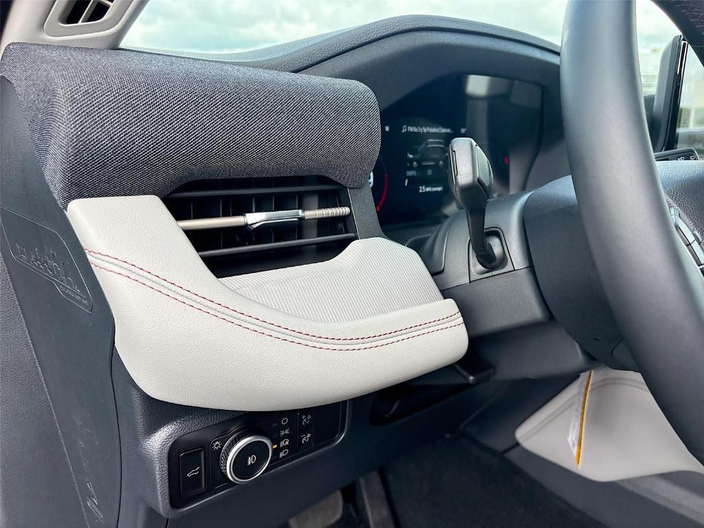 new 2025 Ford Explorer car, priced at $39,887