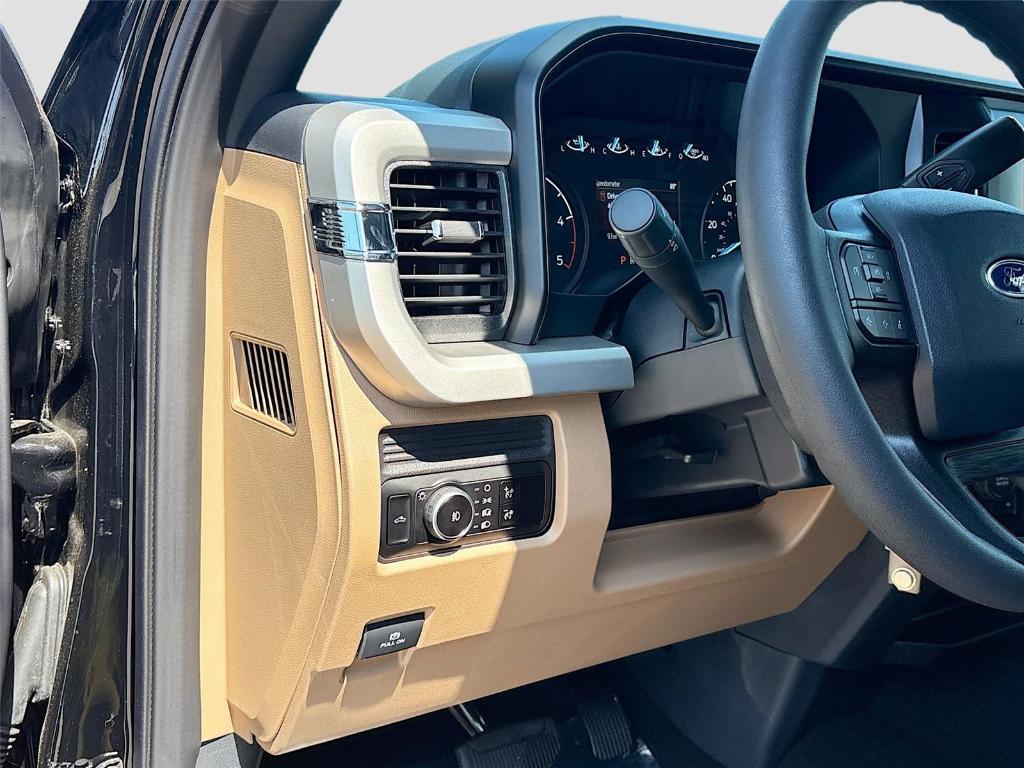 new 2025 Ford F-250 car, priced at $65,575