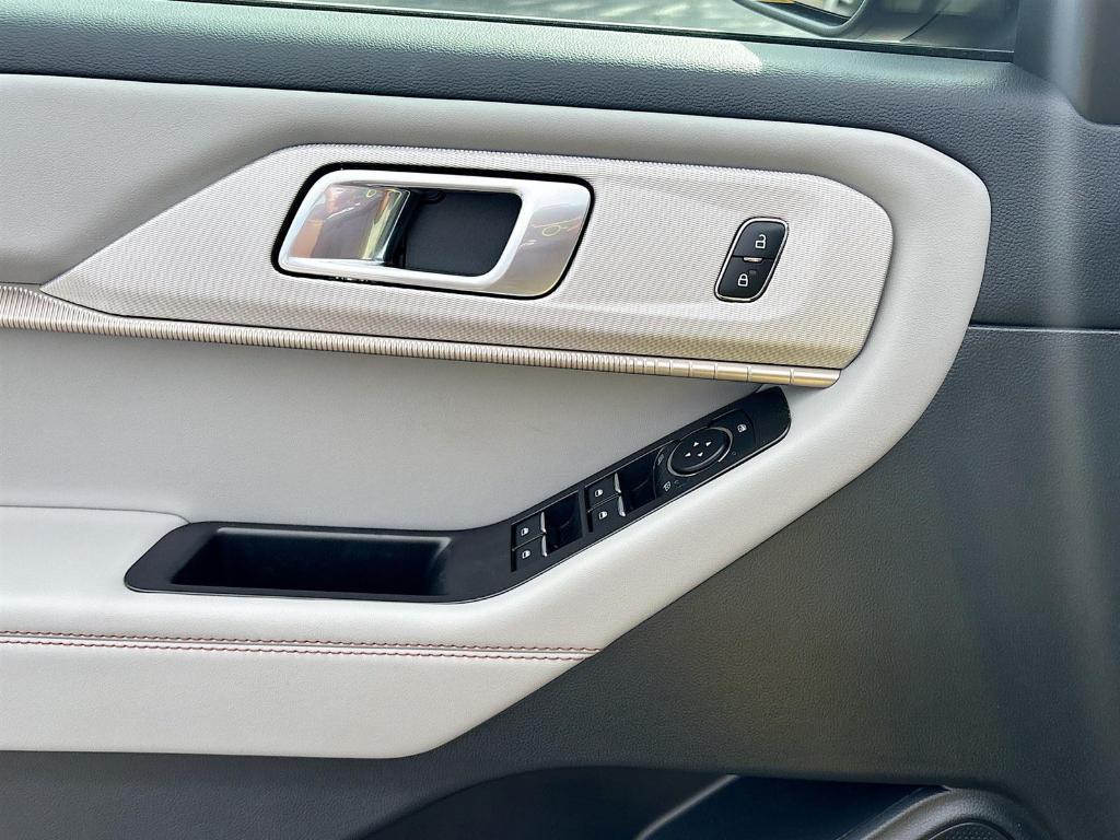 new 2025 Ford Explorer car, priced at $40,730