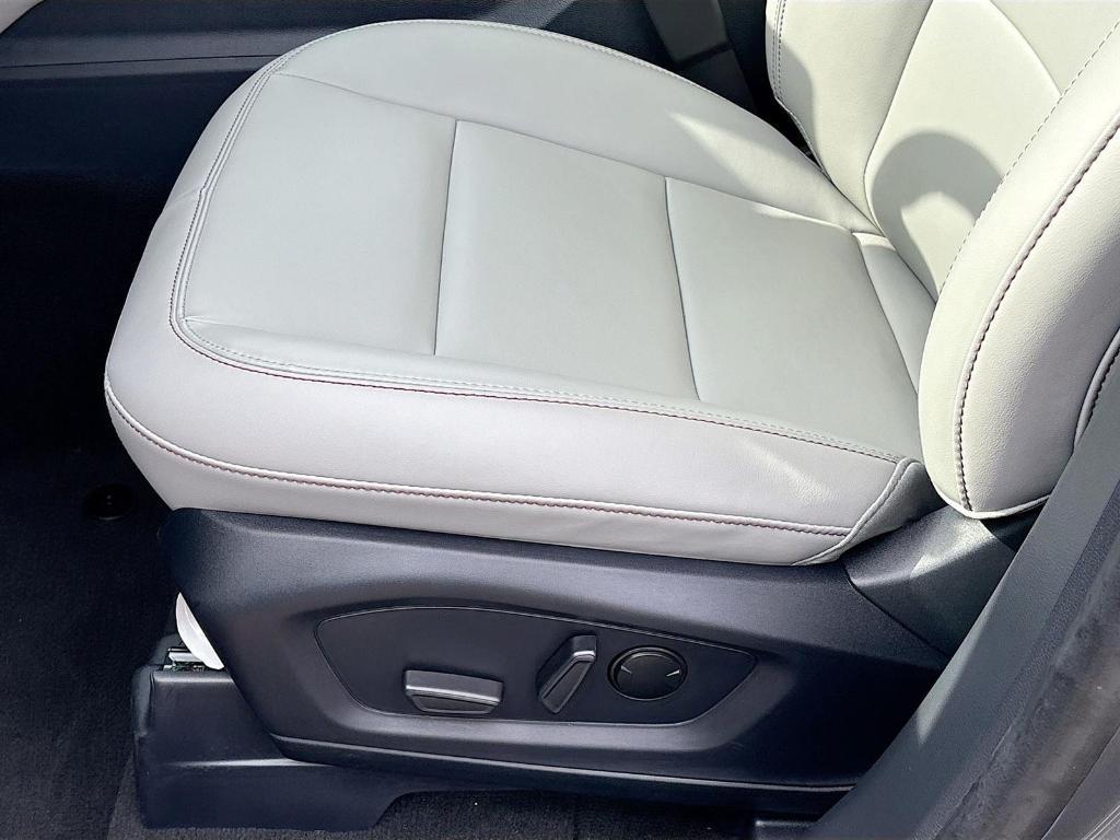 new 2025 Ford Explorer car, priced at $40,730