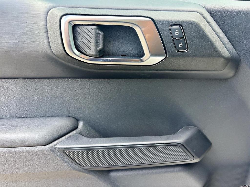 new 2025 Ford Bronco car, priced at $46,752