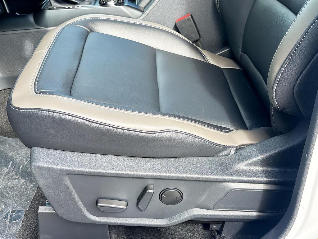 new 2025 Ford Bronco car, priced at $46,752