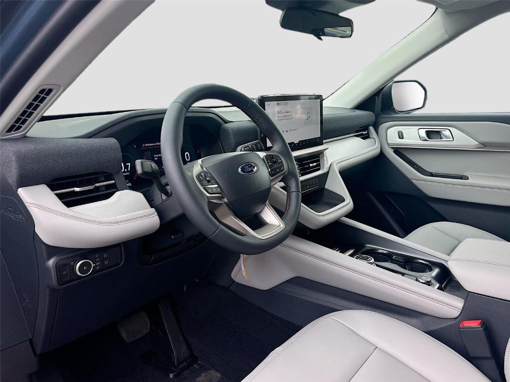new 2025 Ford Explorer car, priced at $40,164