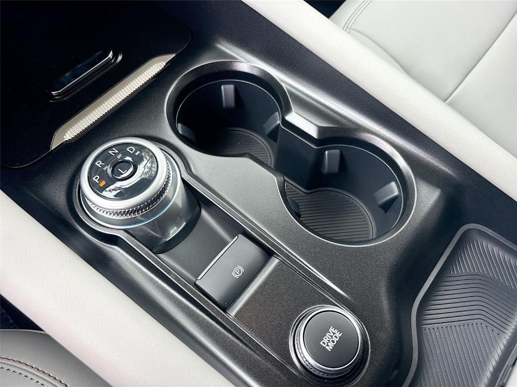new 2025 Ford Explorer car, priced at $40,164