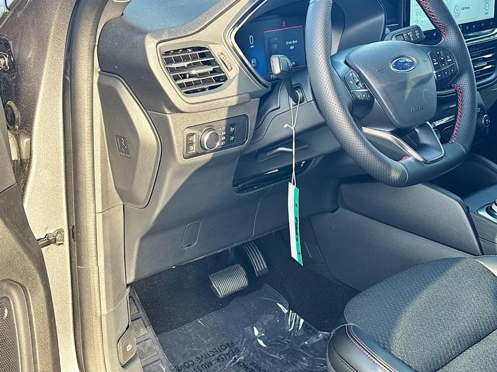 new 2025 Ford Escape car, priced at $30,330