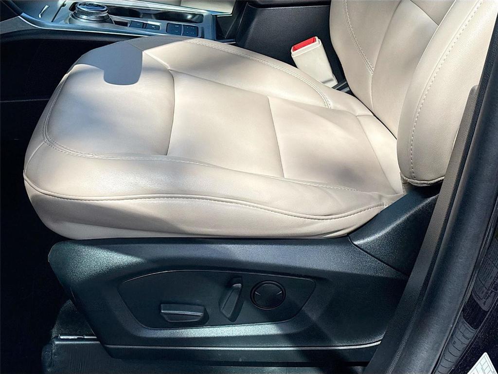 used 2024 Ford Explorer car, priced at $27,997