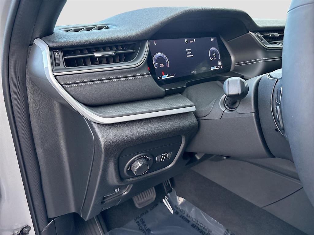 used 2024 Jeep Grand Cherokee car, priced at $27,995