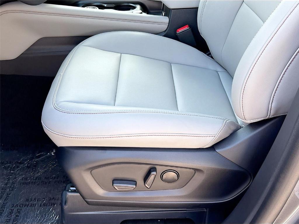 new 2025 Ford Explorer car, priced at $41,605