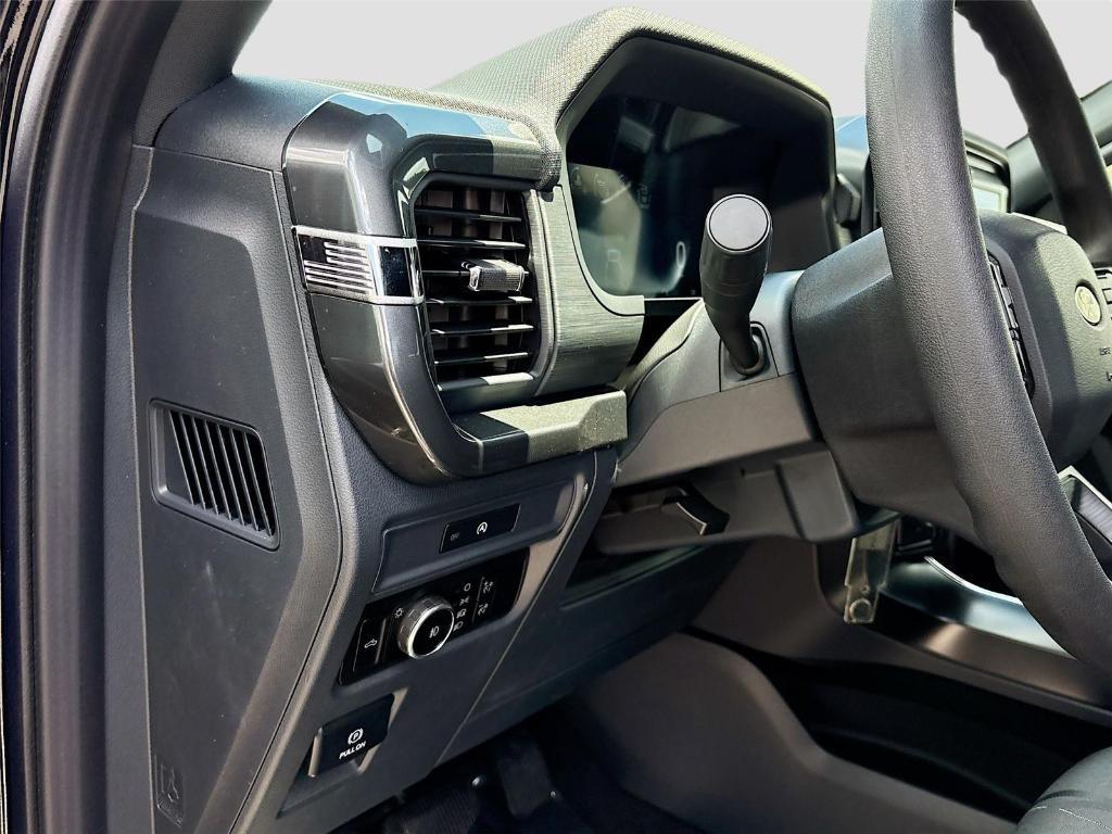 new 2025 Ford F-150 car, priced at $39,920
