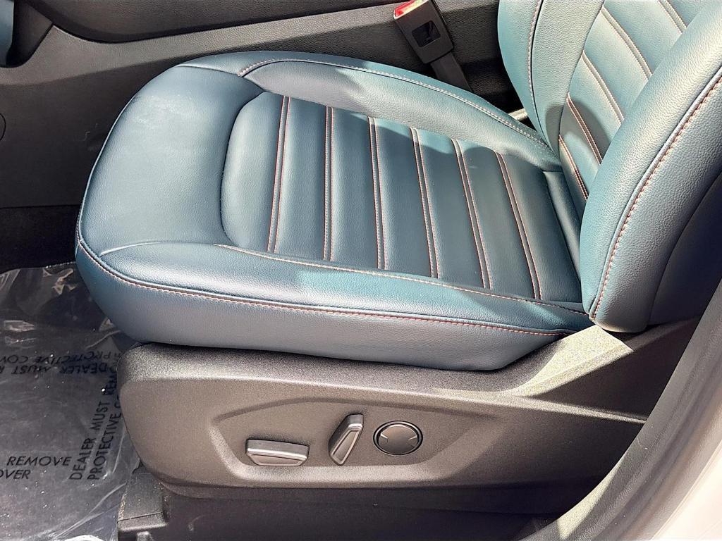 used 2024 Ford Edge car, priced at $28,995