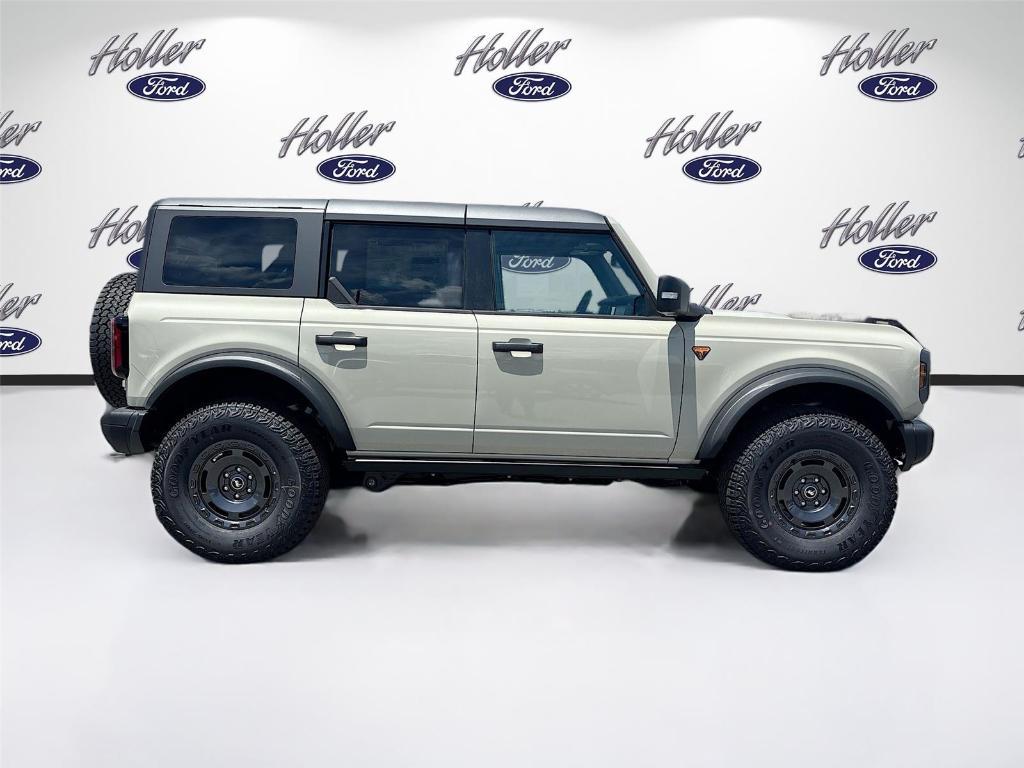 new 2025 Ford Bronco car, priced at $60,525
