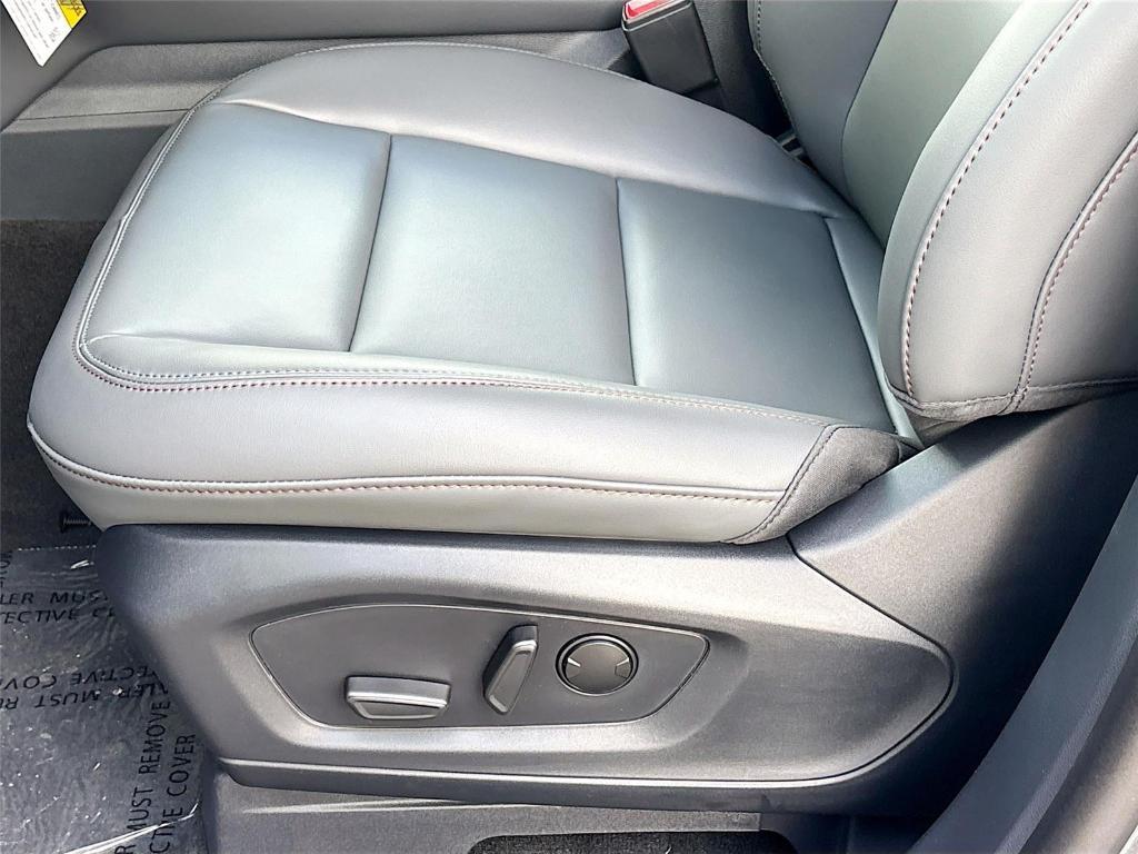 new 2025 Ford Explorer car, priced at $39,323
