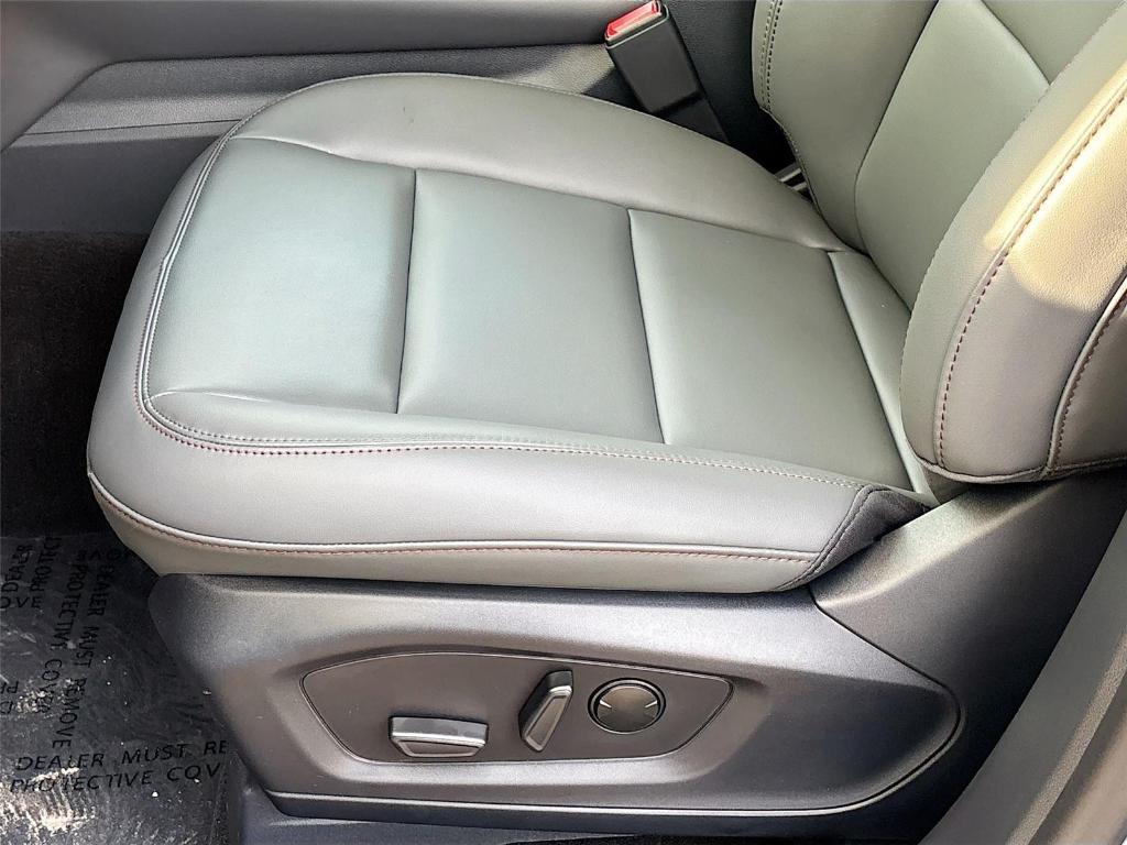new 2025 Ford Explorer car, priced at $39,788