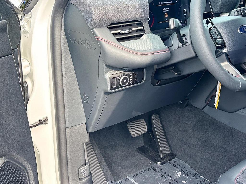 new 2025 Ford Explorer car, priced at $55,565