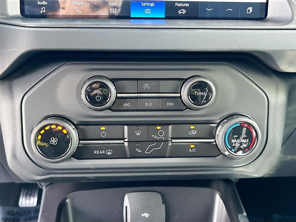 new 2025 Ford Bronco car, priced at $38,270