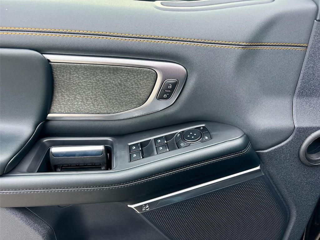 new 2025 Ford Expedition car, priced at $79,930