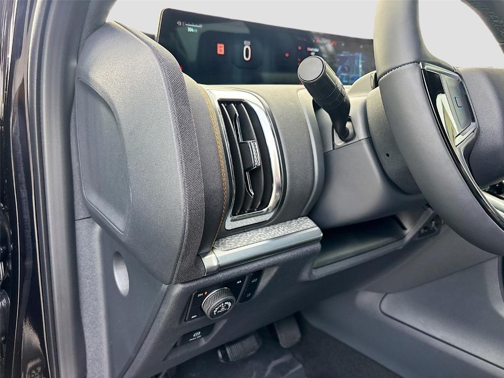 new 2025 Ford Expedition car, priced at $79,930