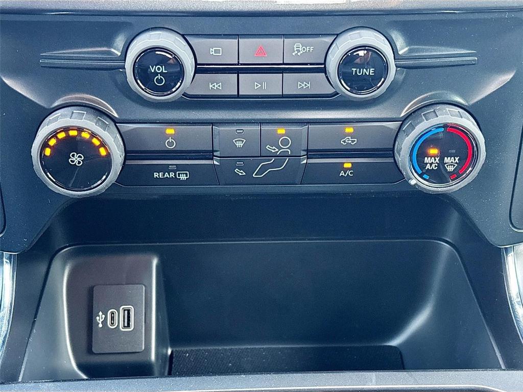 new 2025 Ford F-150 car, priced at $40,015