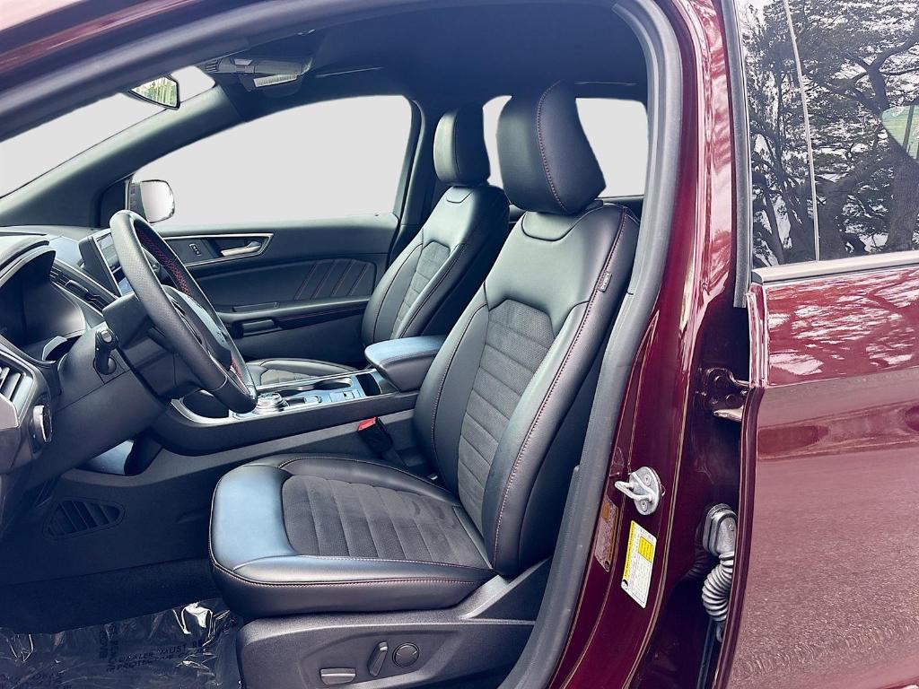 used 2024 Ford Edge car, priced at $29,495