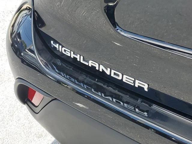 used 2023 Toyota Highlander Hybrid car, priced at $40,995