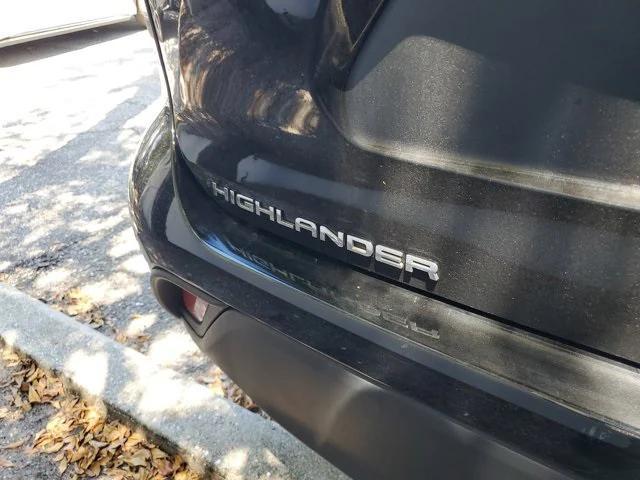 used 2023 Toyota Highlander Hybrid car, priced at $42,095