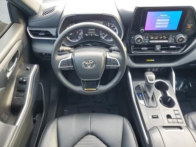 used 2023 Toyota Highlander car, priced at $33,995
