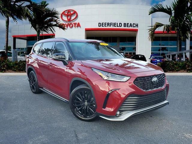 used 2023 Toyota Highlander car, priced at $33,995
