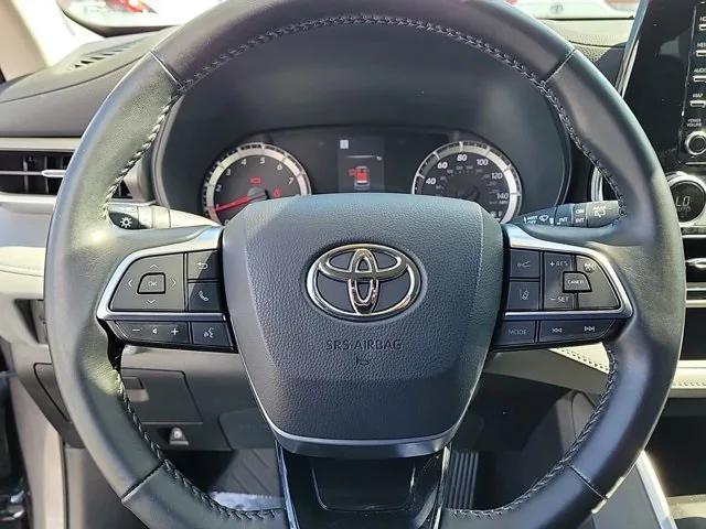 used 2021 Toyota Highlander car, priced at $29,495