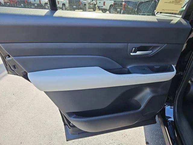 new 2025 Toyota Highlander car, priced at $43,957