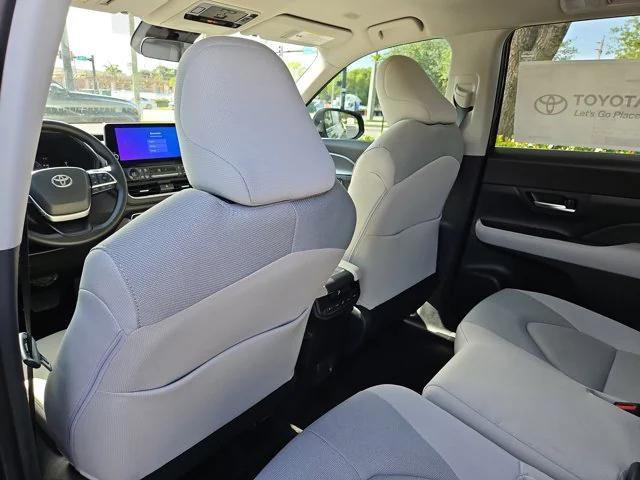 new 2025 Toyota Highlander car, priced at $43,957