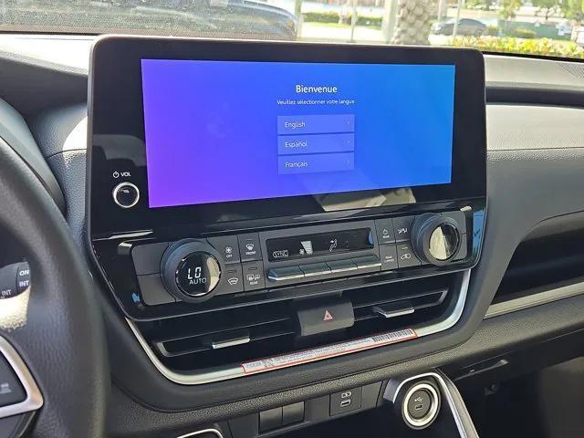 new 2025 Toyota Highlander car, priced at $43,957