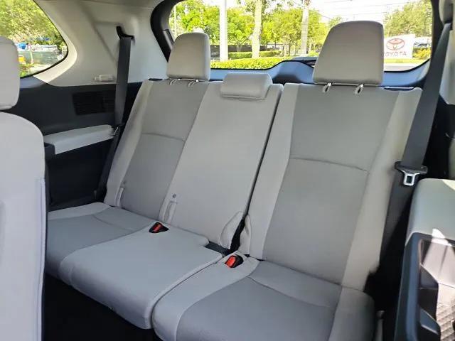 new 2025 Toyota Highlander car, priced at $43,957