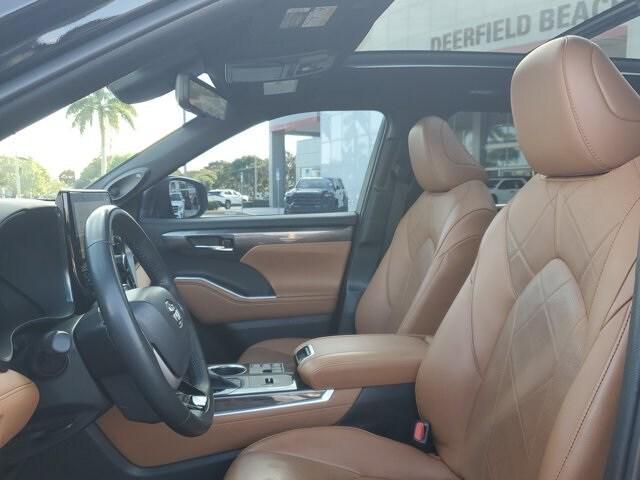 used 2023 Toyota Highlander Hybrid car, priced at $43,996