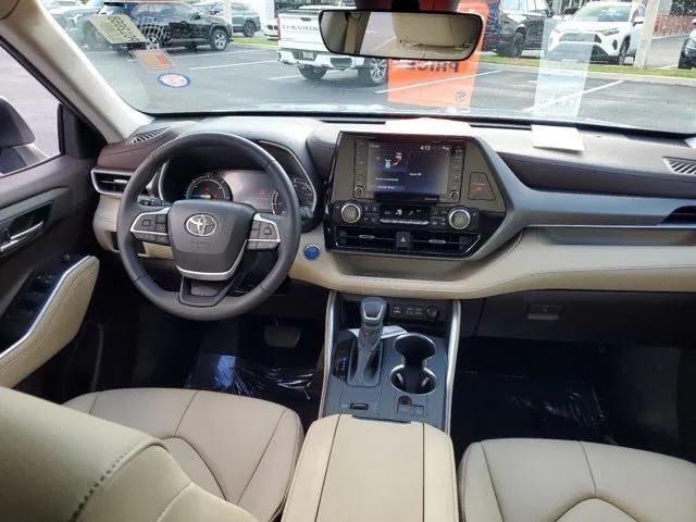 used 2022 Toyota Highlander Hybrid car, priced at $36,495