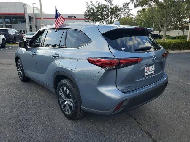 used 2022 Toyota Highlander Hybrid car, priced at $36,495