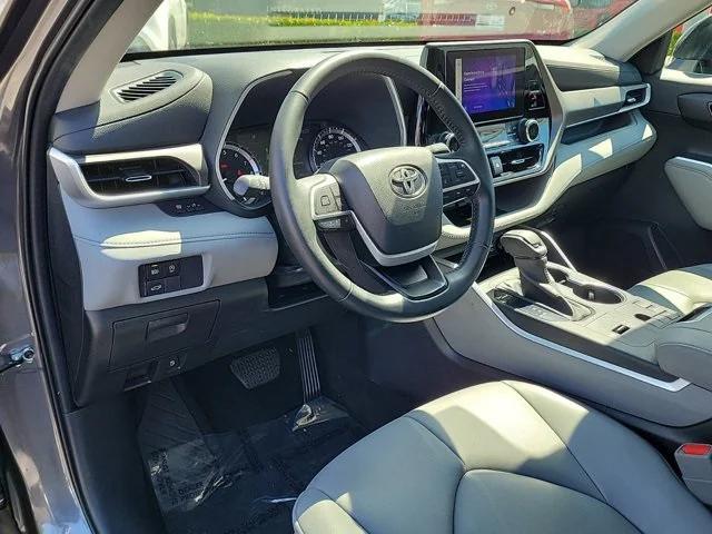 used 2023 Toyota Highlander car, priced at $35,585