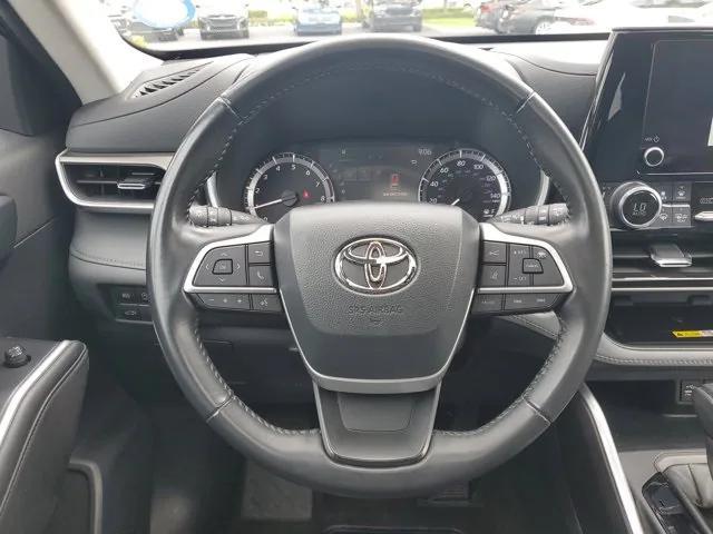 used 2023 Toyota Highlander car, priced at $38,495