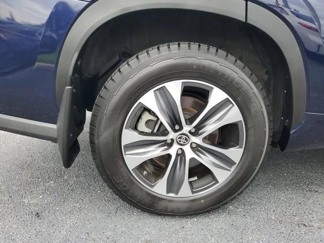 used 2023 Toyota Highlander car, priced at $38,495