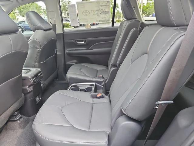 new 2025 Toyota Grand Highlander car, priced at $53,302