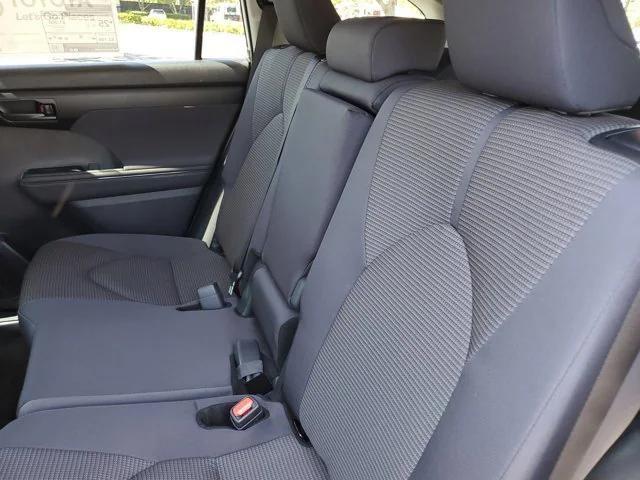 new 2025 Toyota Highlander car, priced at $42,418