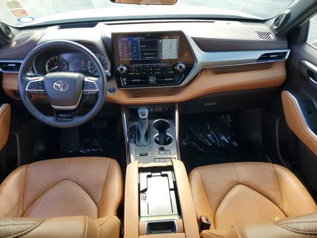 used 2022 Toyota Highlander car, priced at $39,285