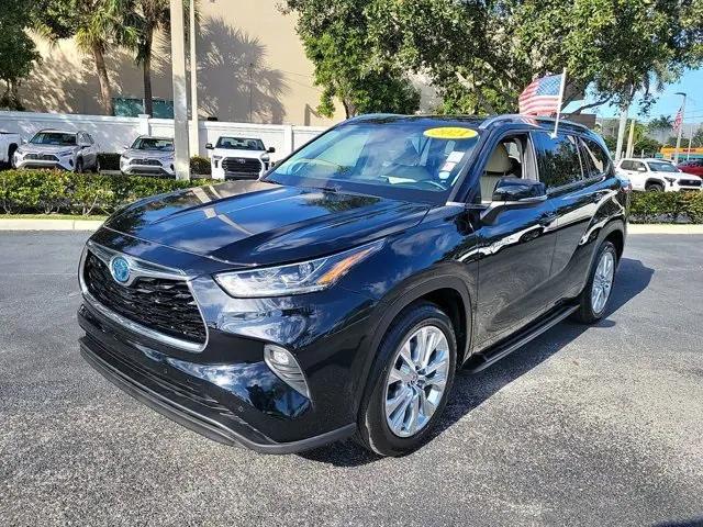 used 2021 Toyota Highlander Hybrid car, priced at $29,545