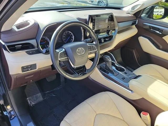 used 2021 Toyota Highlander Hybrid car, priced at $29,545