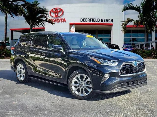 used 2021 Toyota Highlander Hybrid car, priced at $32,095